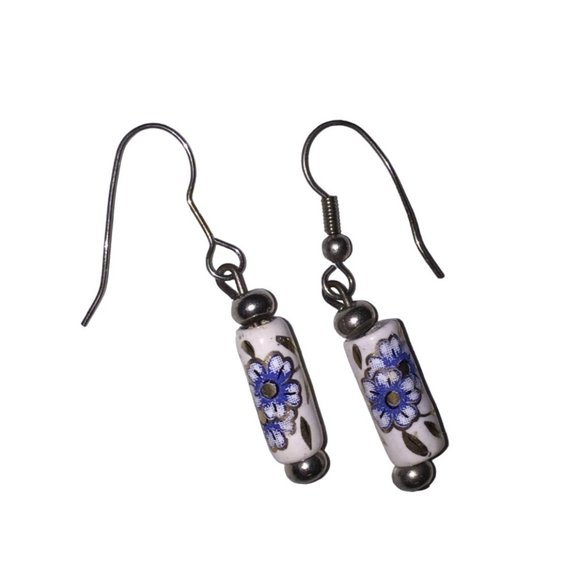 Womens Beautiful Dangly Blue, White & Silver Flower Printed Earrings - Picture 2 of 3